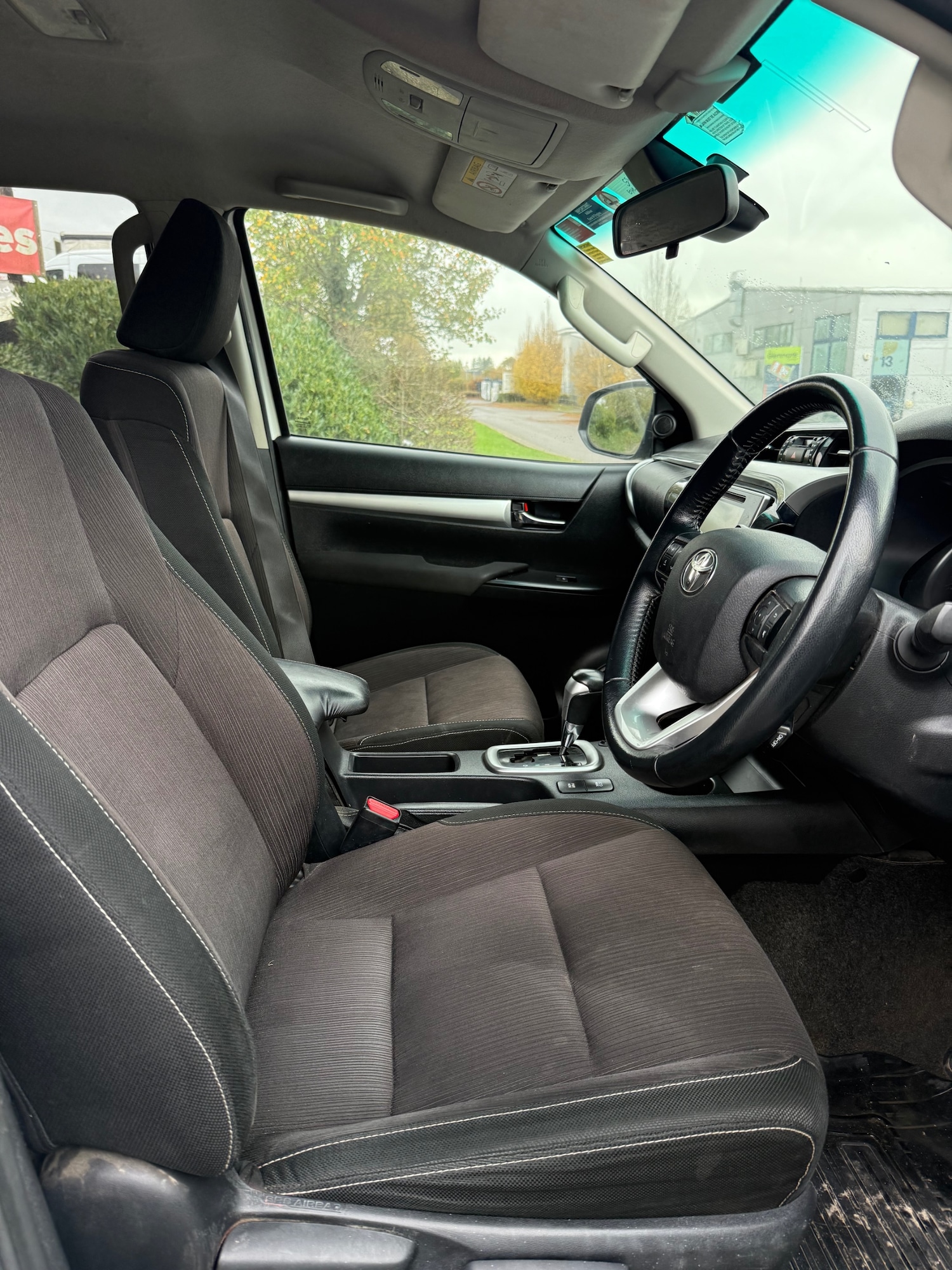 Used Toyota Hilux 2018 for sale - 76534089: Photo 10