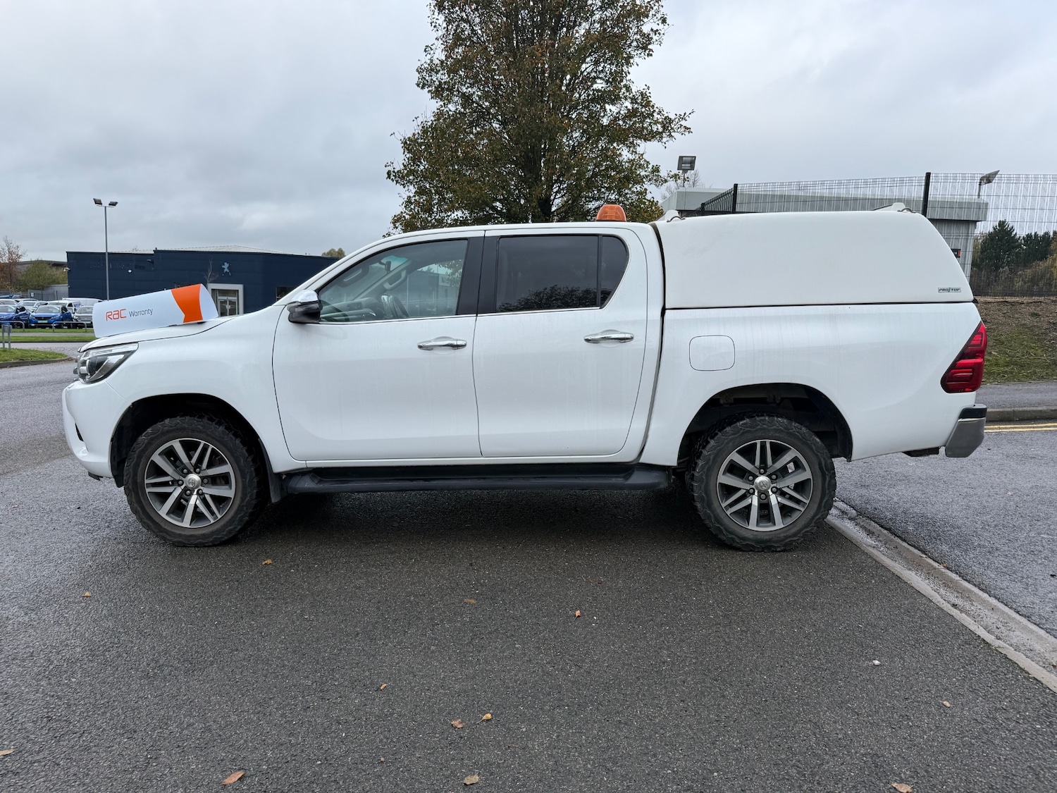 Used Toyota Hilux 2018 for sale - 76534089: Photo 3