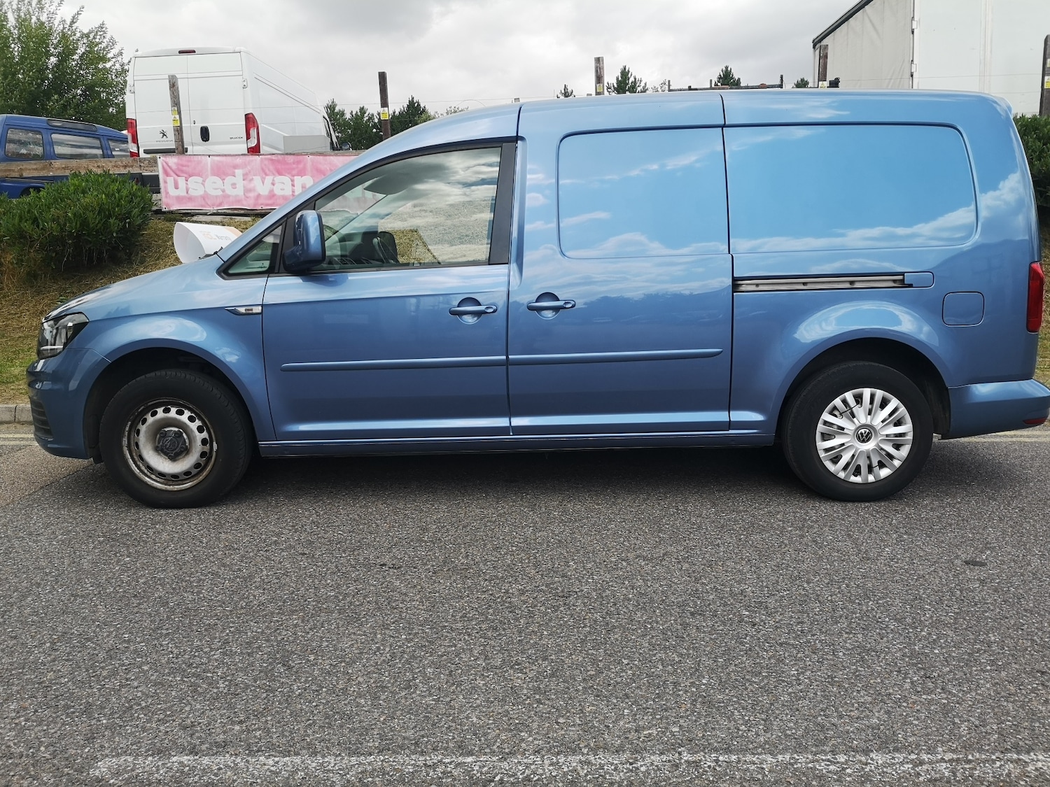 Used Volkswagen Caddy Maxi 2017 for sale - 76906270: Photo 3