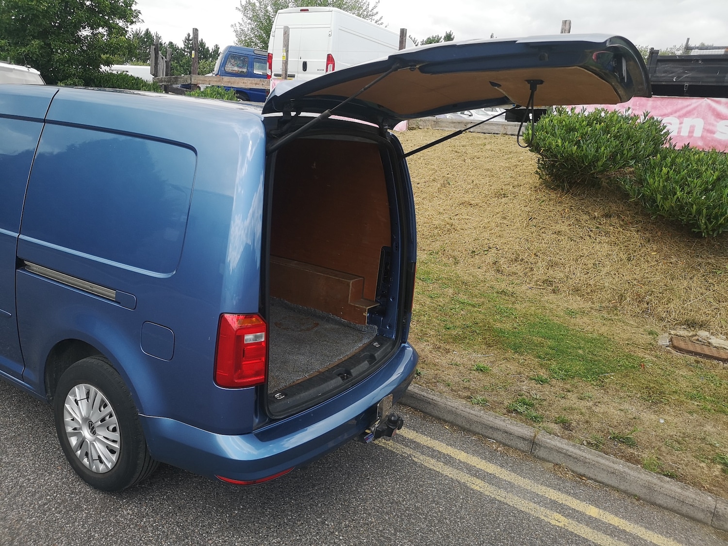 Used Volkswagen Caddy Maxi 2017 for sale - 76906270: Photo 6