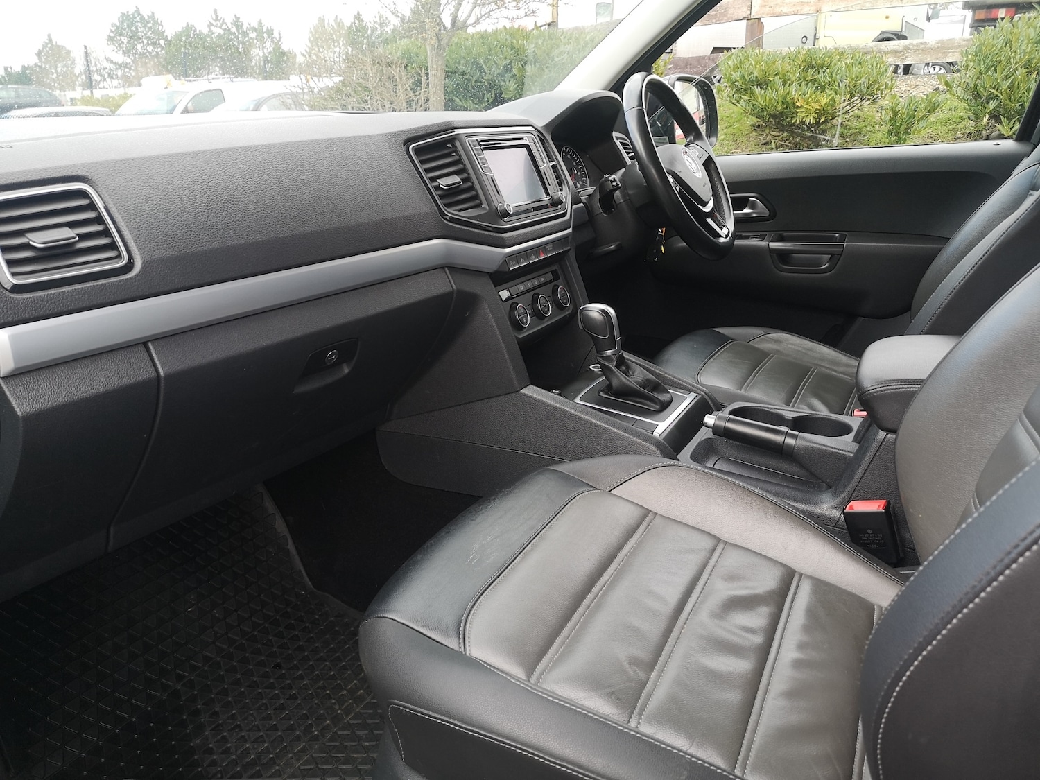 Used Volkswagen Amarok 2017 for sale - 76859912: Photo 2