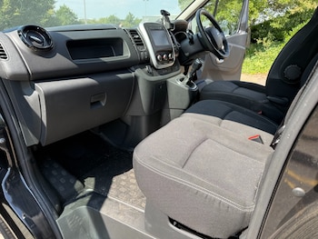 Used Nissan NV300 2021 for sale - 79309171: Photo