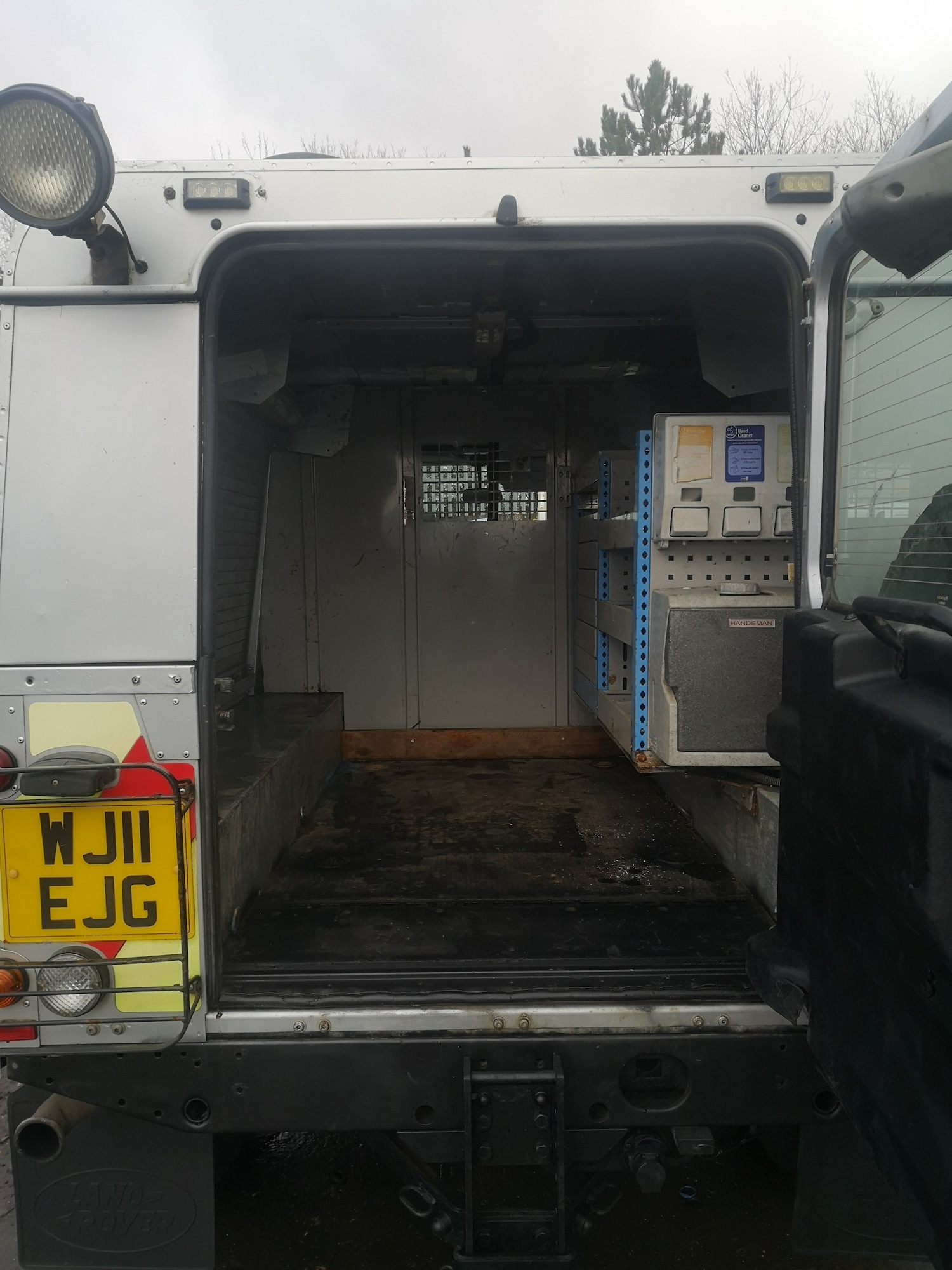 Used Land Rover Defender 2011 for sale - 76859458: Photo 17