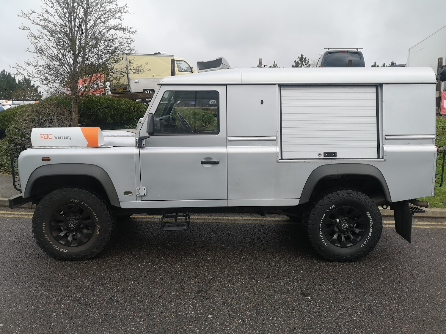 Used Land Rover Defender 2011 for sale - 76859458: Photo 2