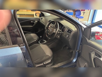 Used Volkswagen Polo 2015 for sale - 79457399: Photo