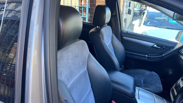 Used Mercedes-Benz R Class 2011 for sale - 75592987: Photo 25