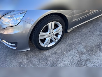 Used Mercedes-Benz R-Class 2011 for sale - 75592987: Photo