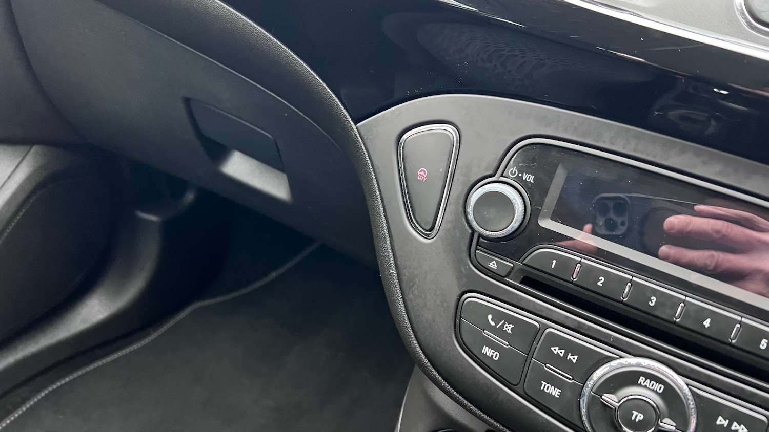 Used Vauxhall Corsa 2015 for sale - 77379288: Photo 11