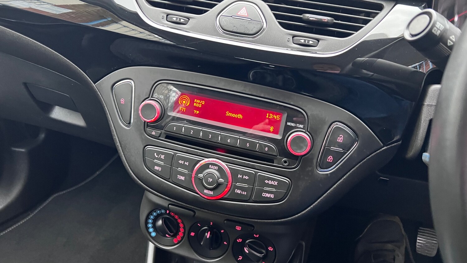 Used Vauxhall Corsa 2015 for sale - 77379288: Photo 32