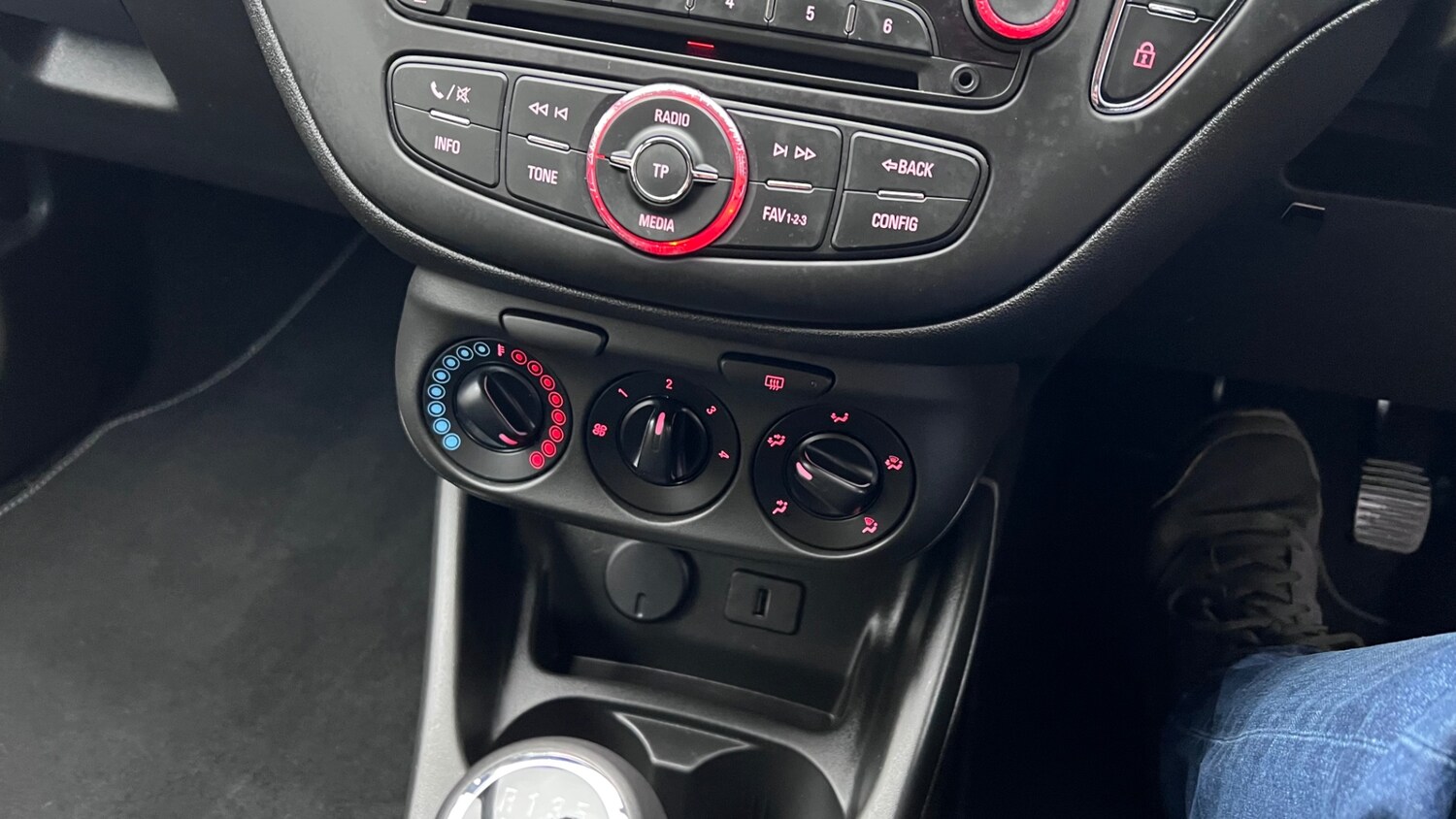 Used Vauxhall Corsa 2015 for sale - 77379288: Photo 33