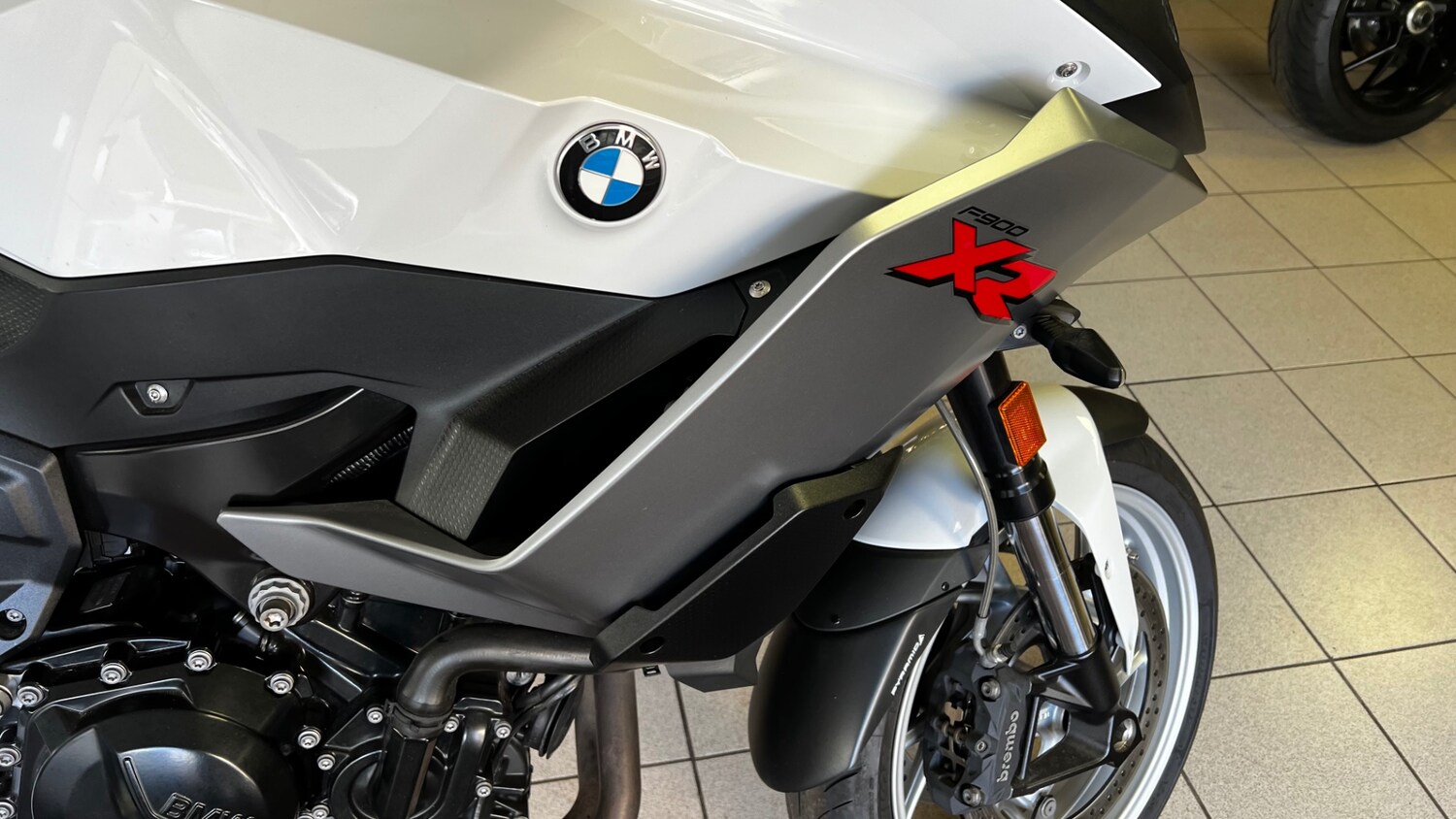 BMW F900