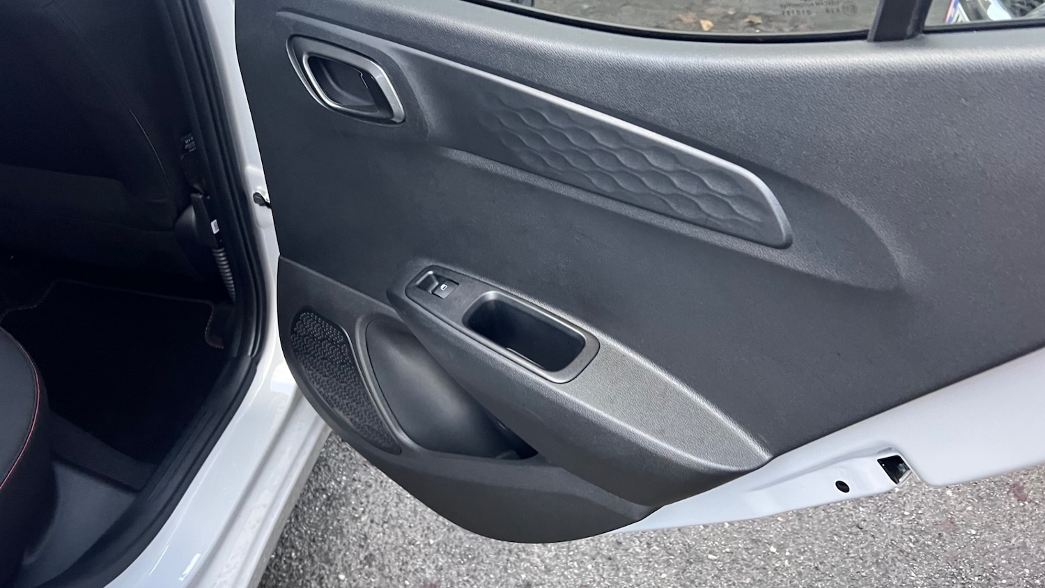 Used Hyundai i10 2023 for sale - 77776516: Photo 76