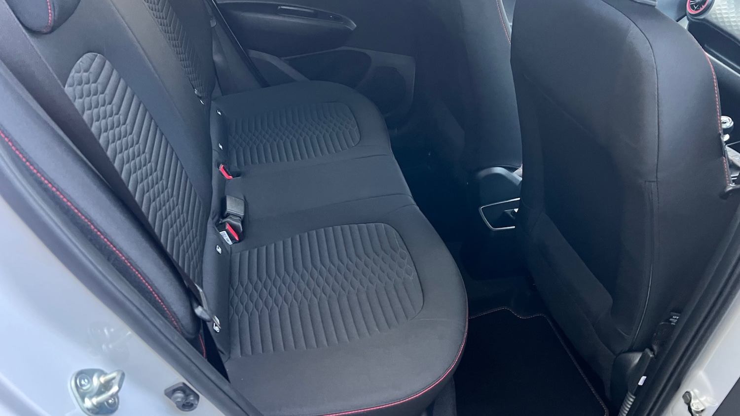 Used Hyundai i10 2023 for sale - 77776516: Photo 77