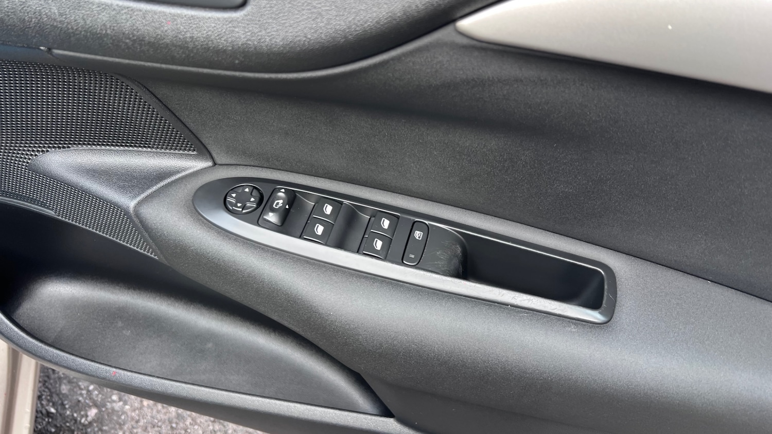 Used Citroen C4 2015 for sale - 76364041: Photo 21
