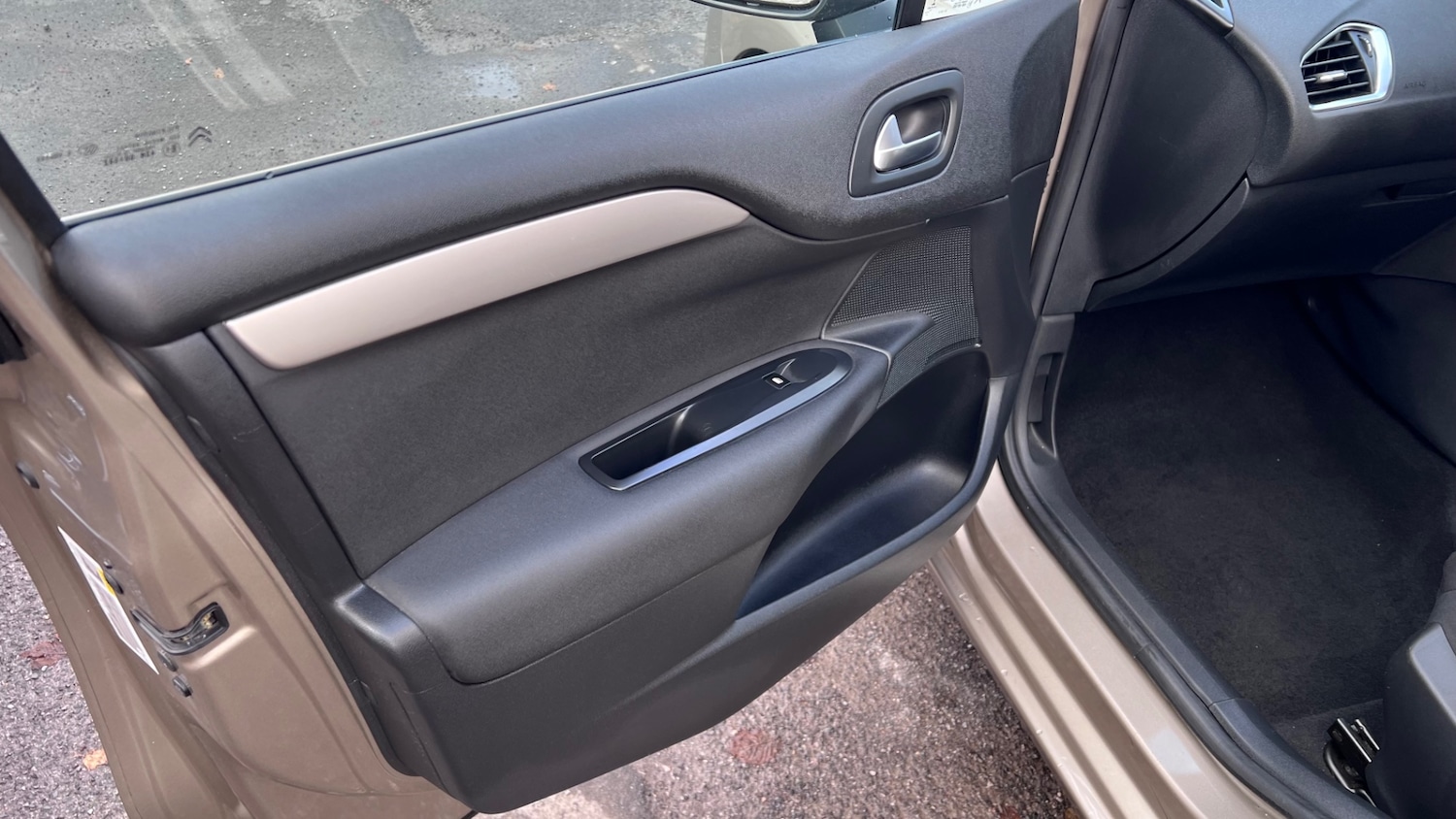 Used Citroen C4 2015 for sale - 76364041: Photo 36