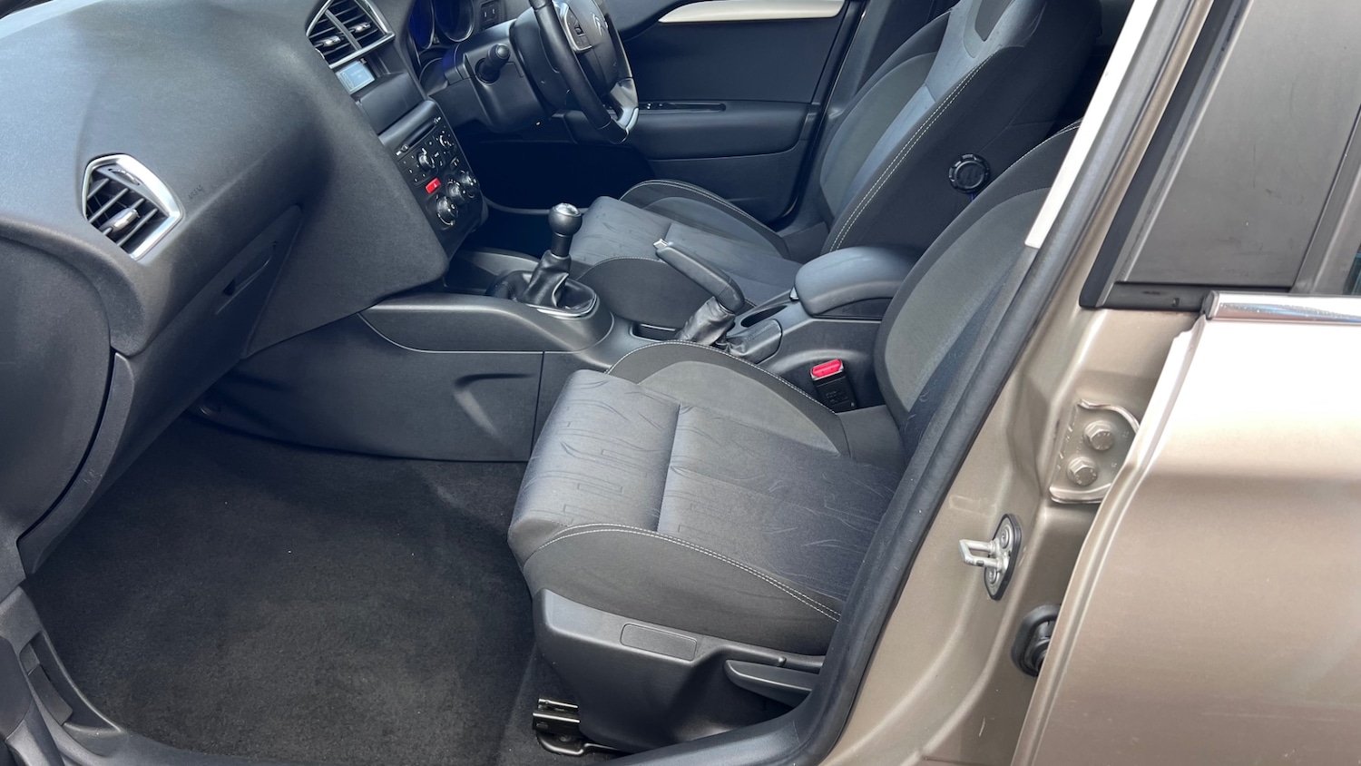 Used Citroen C4 2015 for sale - 76364041: Photo 38