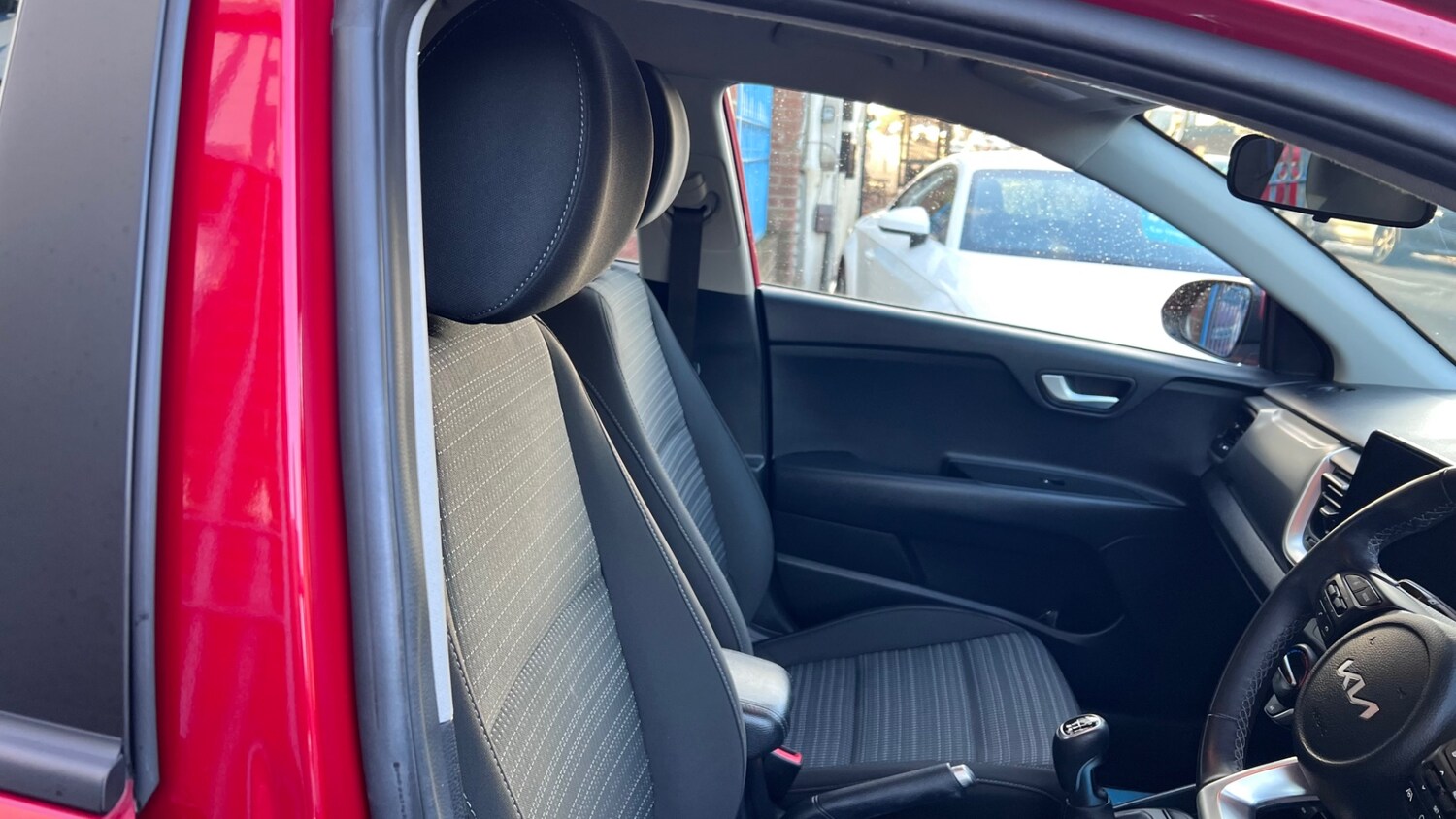 Used Kia Stonic 2021 for sale - 76602711: Photo 42