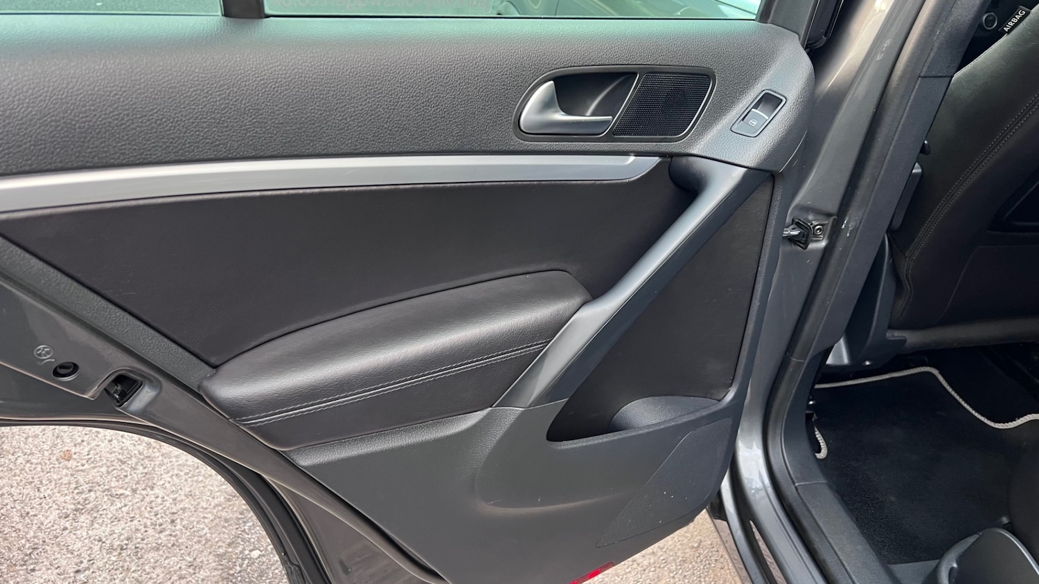 Used Volkswagen Tiguan 2016 for sale - 76281843: Photo 74