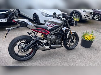 Used Triumph STREET 2022 for sale - bike-74881788: Photo
