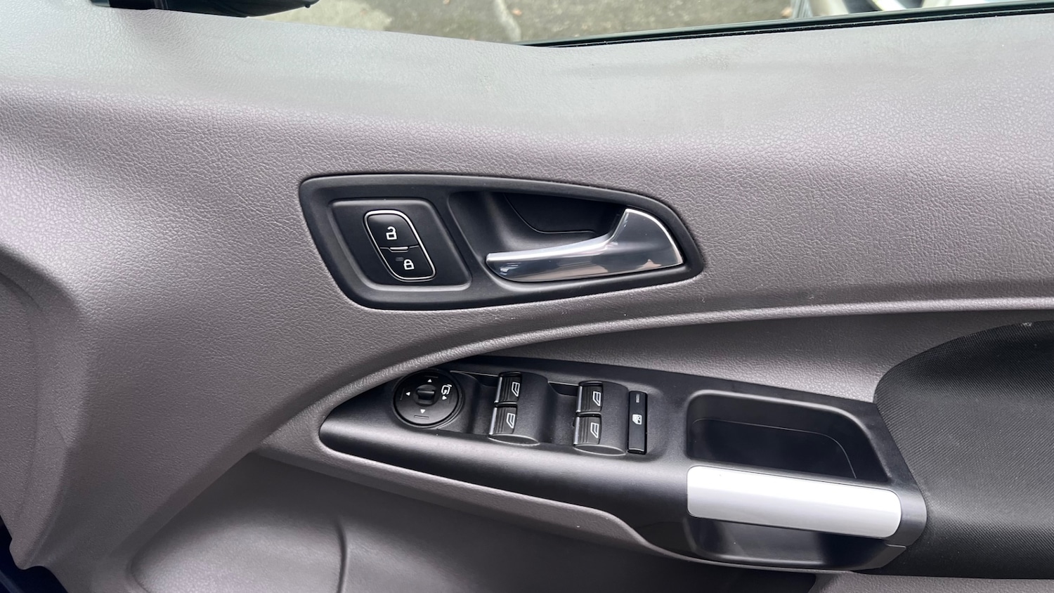 Used Ford Grand Tourneo Connect 2018 for sale - 76471400: Photo 31