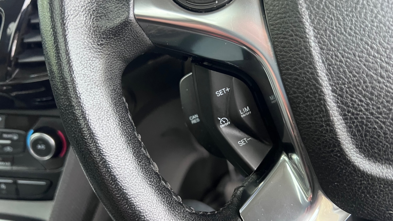 Used Ford Grand Tourneo Connect 2018 for sale - 76471400: Photo 32