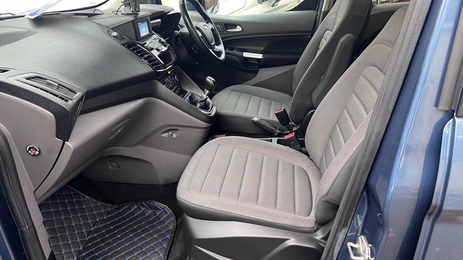 Used Ford Grand Tourneo Connect 2018 for sale - 76471400: Photo 42