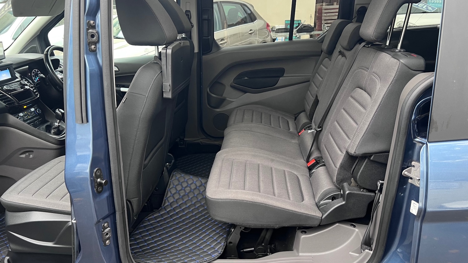 Used Ford Grand Tourneo Connect 2018 for sale - 76471400: Photo 46