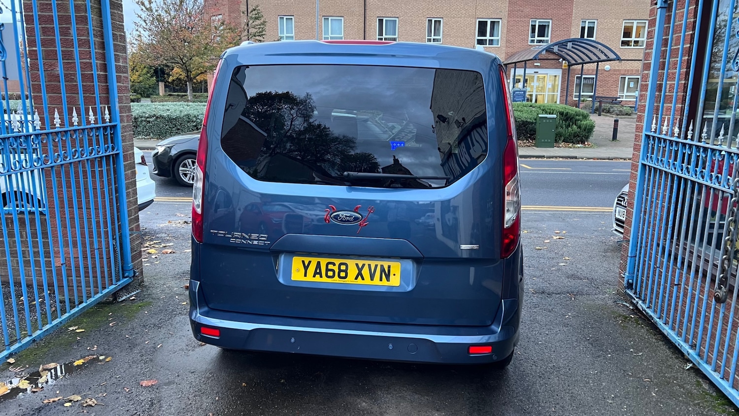 Used Ford Grand Tourneo Connect 2018 for sale - 76471400: Photo 5