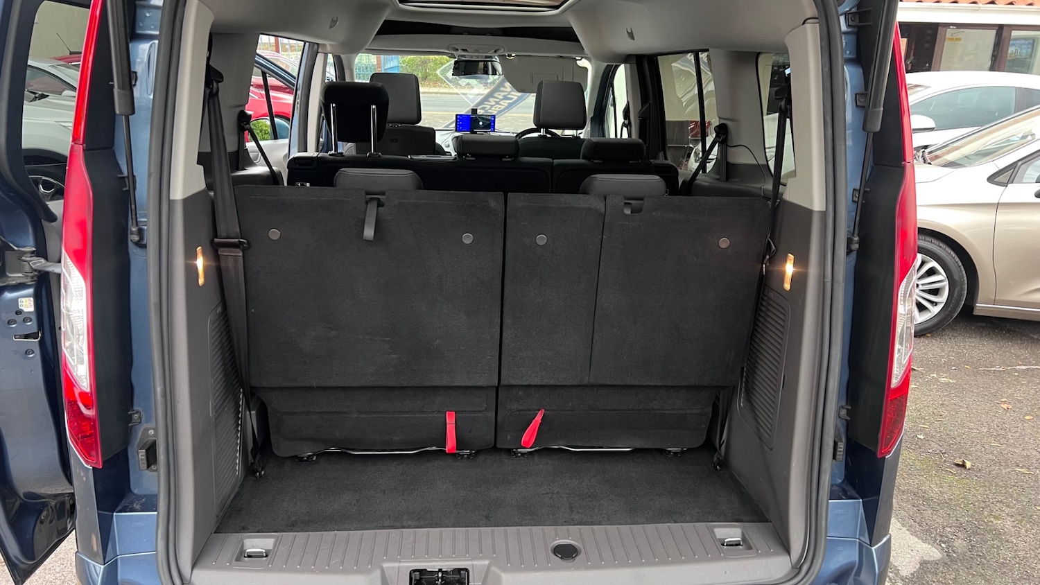 Used Ford Grand Tourneo Connect 2018 for sale - 76471400: Photo 55