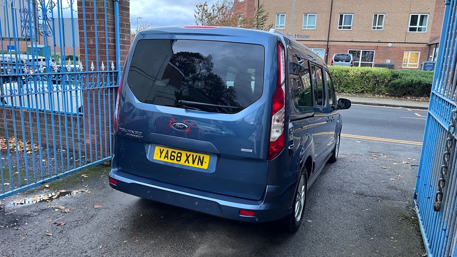 Used Ford Grand Tourneo Connect 2018 for sale - 76471400: Photo 6