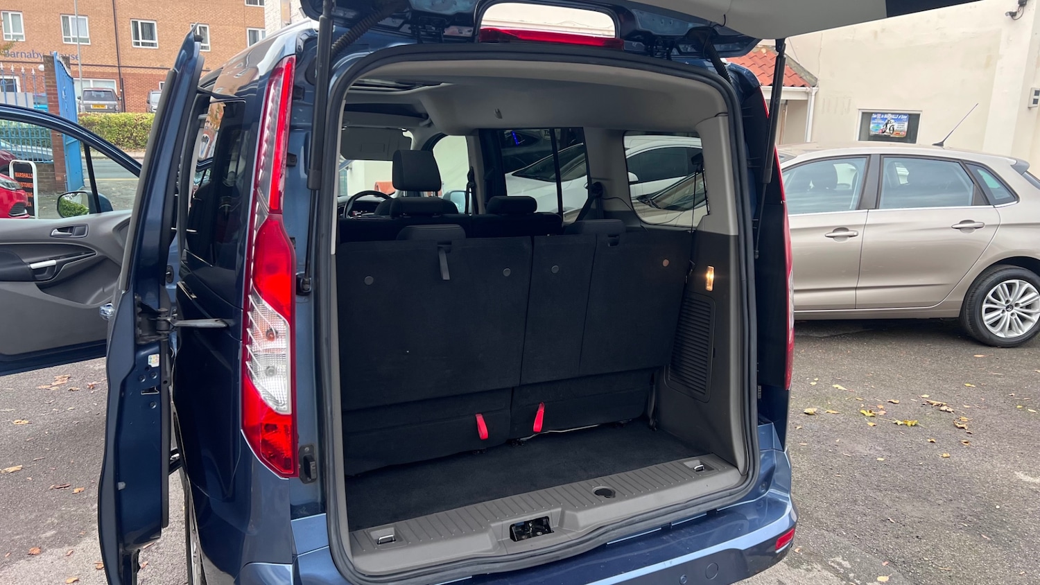 Used Ford Grand Tourneo Connect 2018 for sale - 76471400: Photo 61