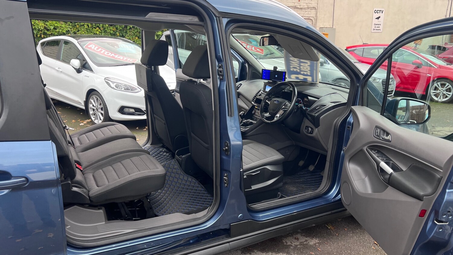 Used Ford Grand Tourneo Connect 2018 for sale - 76471400: Photo 69