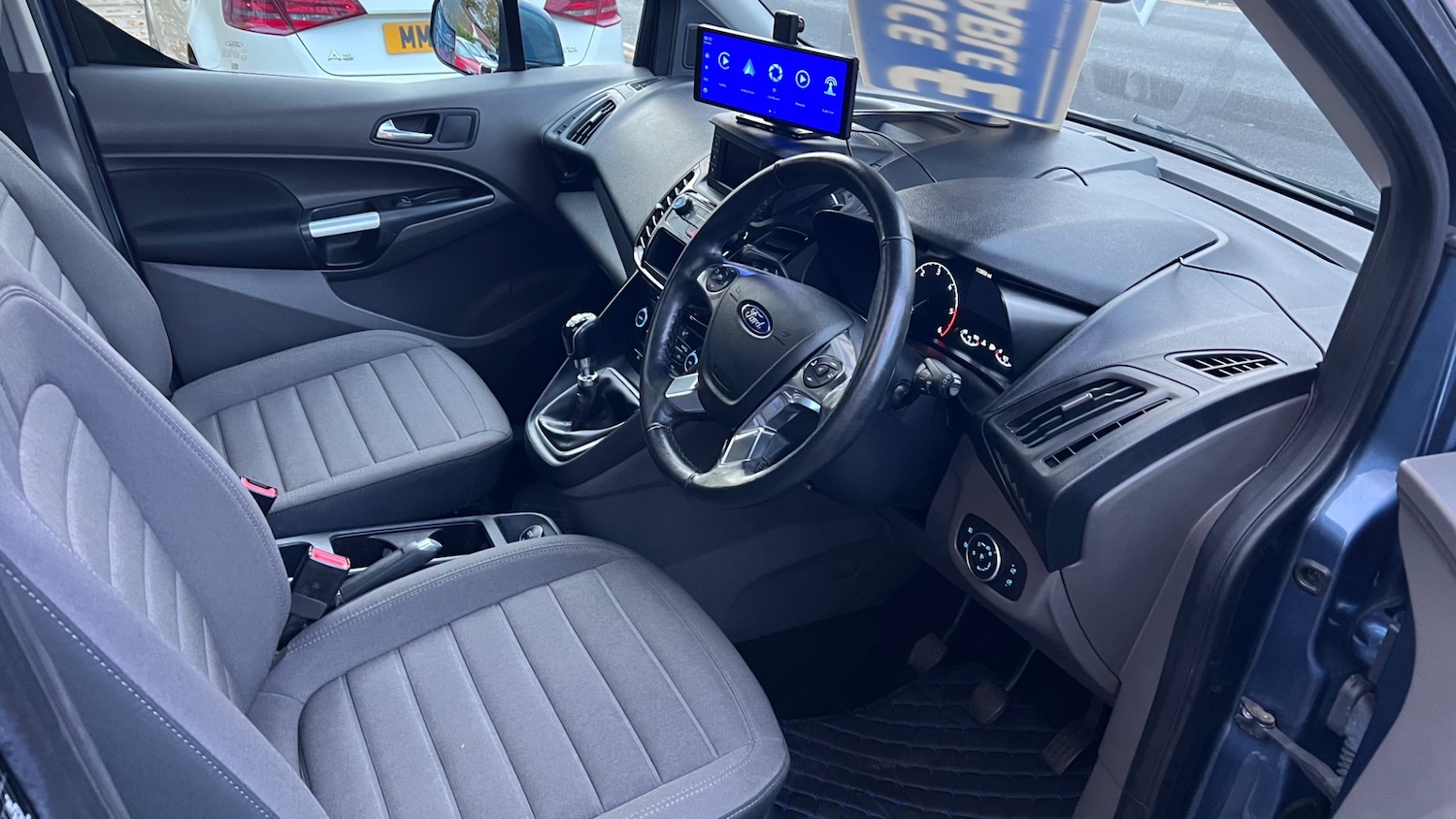 Used Ford Grand Tourneo Connect 2018 for sale - 76471400: Photo 8