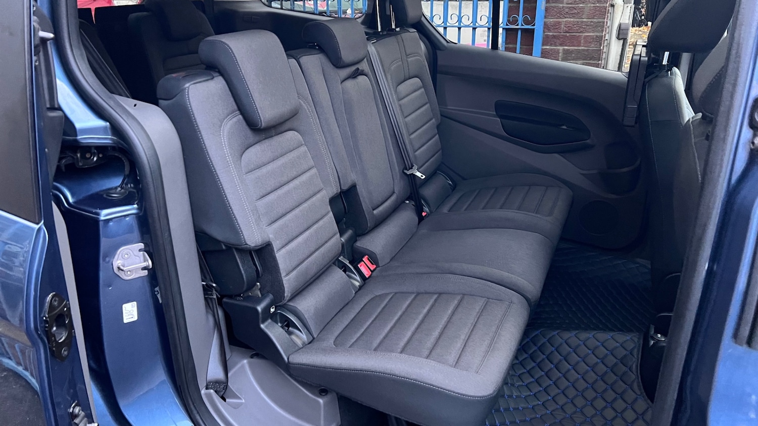 Used Ford Grand Tourneo Connect 2018 for sale - 76471400: Photo 9