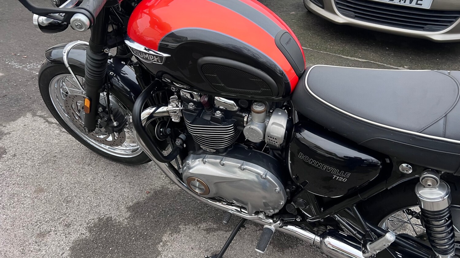 Triumph BONNEVILLE