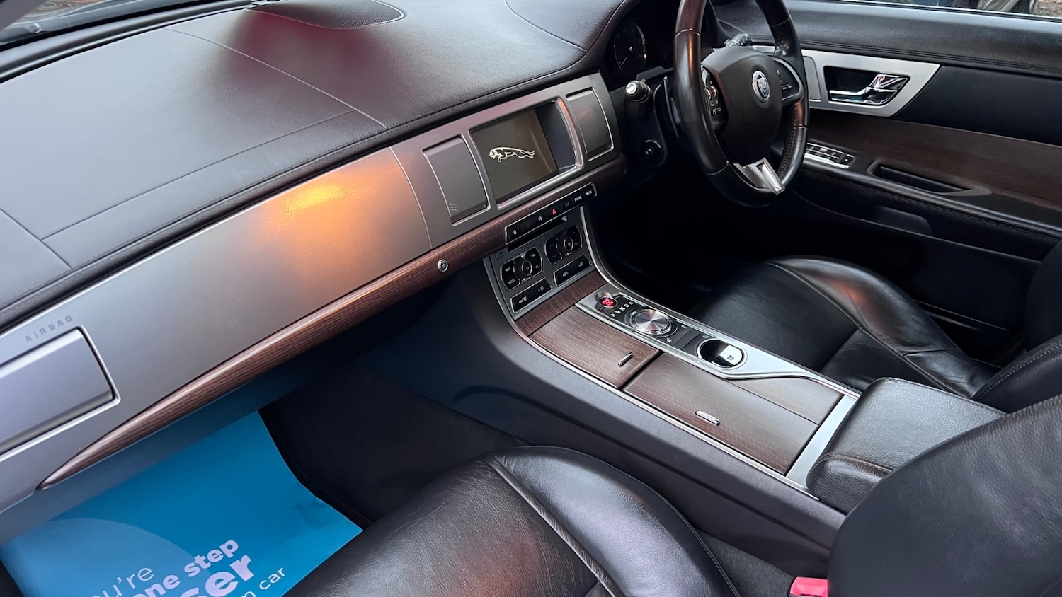 Used Jaguar XF 2013 for sale - 76547454: Photo 11