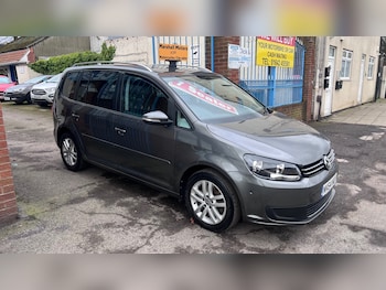 Used Volkswagen Touran 2014 for sale - 77678919: Photo