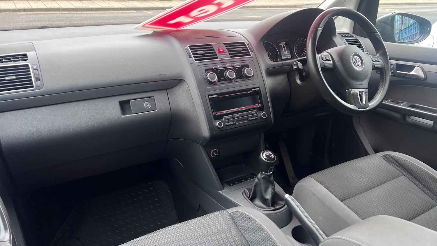 Used Volkswagen Touran 2014 for sale - 77678919: Photo 28