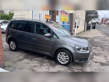 Used Volkswagen Touran 2014 for sale - 77678919: Photo