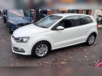 Used Volkswagen Polo 2015 for sale - 76547458: Photo