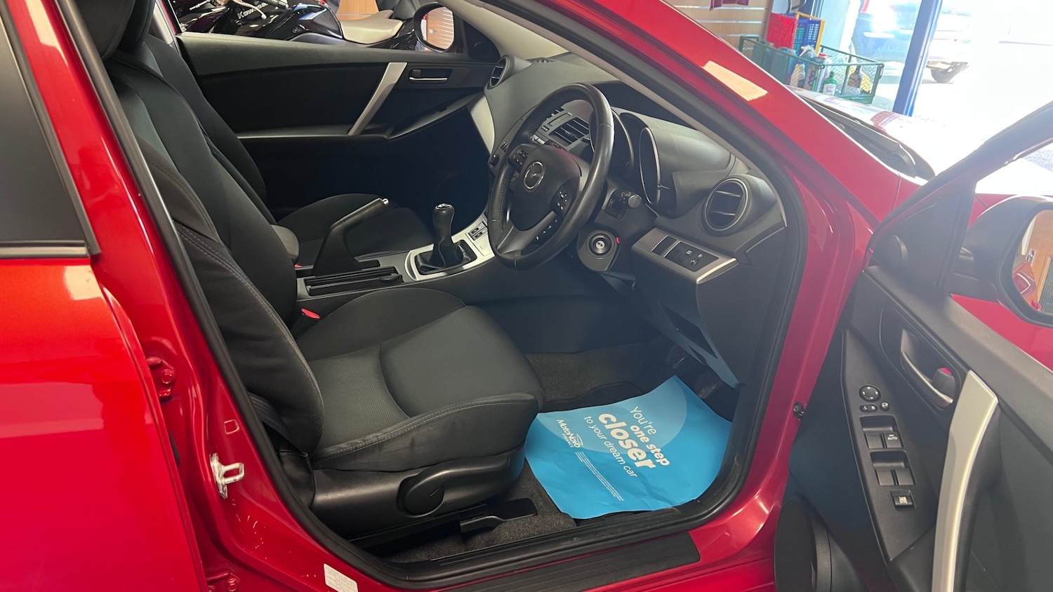 Used Mazda Mazda3 2011 for sale - 78197148: Photo 2