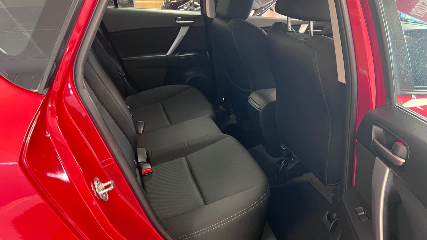 Used Mazda Mazda3 2011 for sale - 78197148: Photo 4