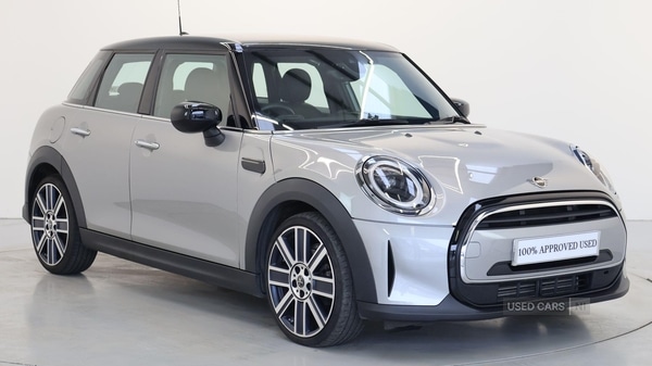 Used MINI Hatch 2023 for sale - 76372096: Photo 1