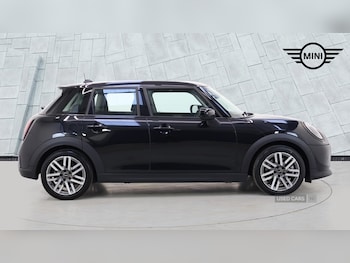 Used MINI Cooper 2024 for sale - 79189500: Photo