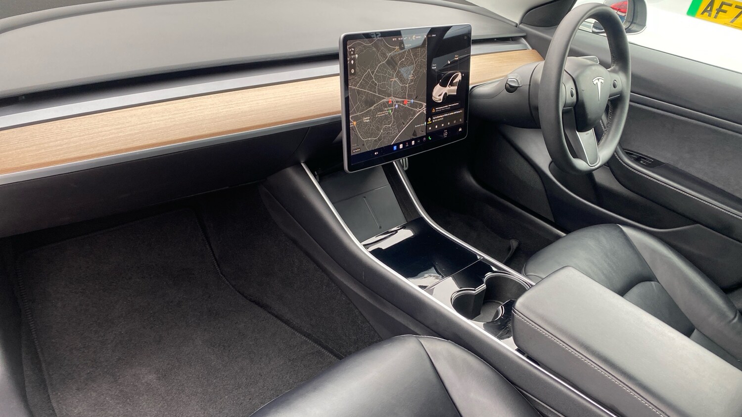 Used Tesla Model 3 2020 for sale - 76186952: Photo 10