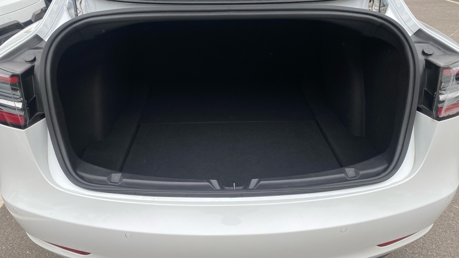 Used Tesla Model 3 2020 for sale - 76186952: Photo 15