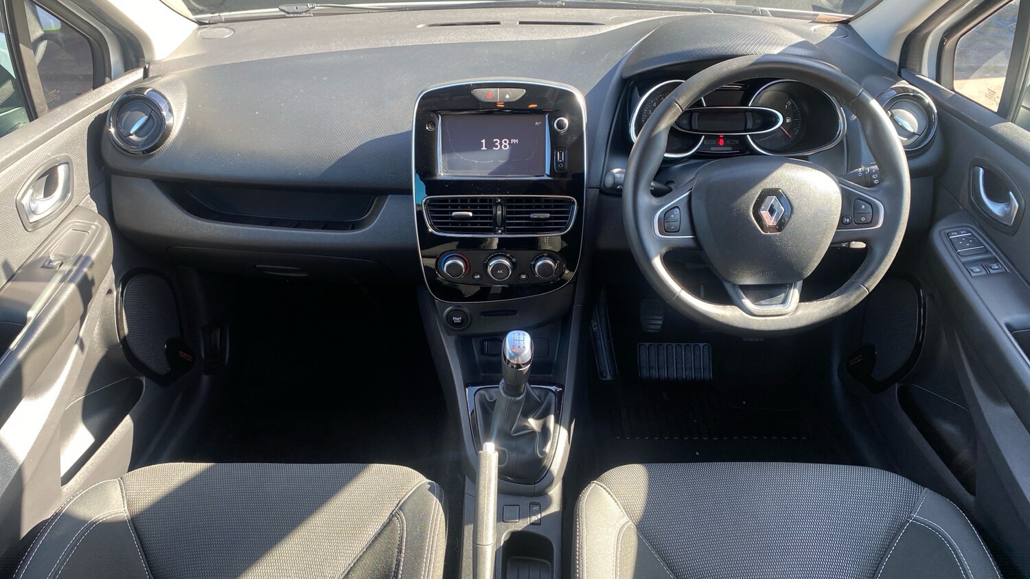 Used Renault Clio 2018 for sale - 76324901: Photo 11