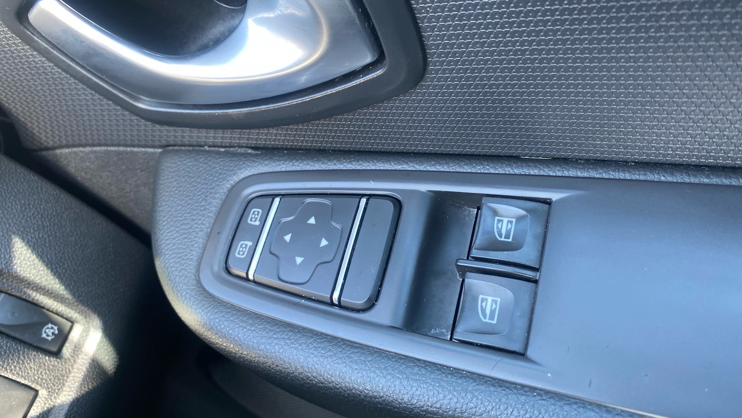 Used Renault Clio 2018 for sale - 76324901: Photo 21