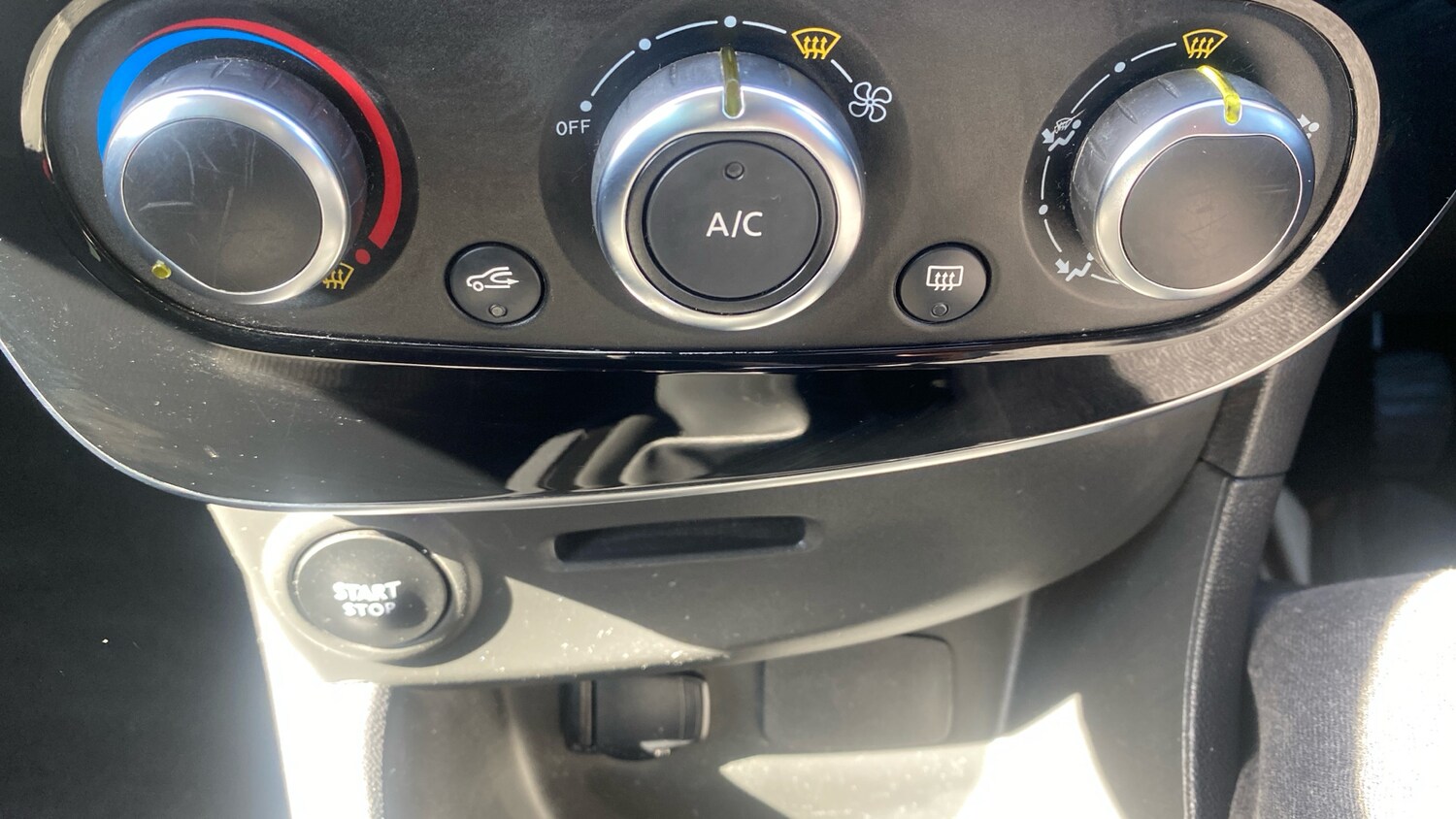 Used Renault Clio 2018 for sale - 76324901: Photo 24