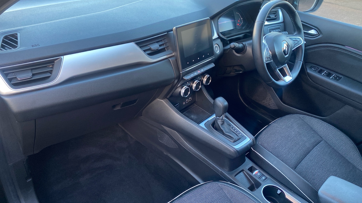 Used Renault Captur 2024 for sale - 76305220: Photo 10